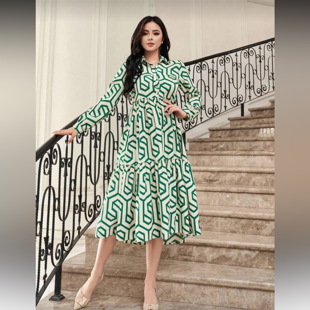Elegant Geometric Long Sleeve Dress in Green